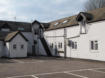 CENTRALLY LOCATED OFFICES TO LET IN COURTYARD SCHEME