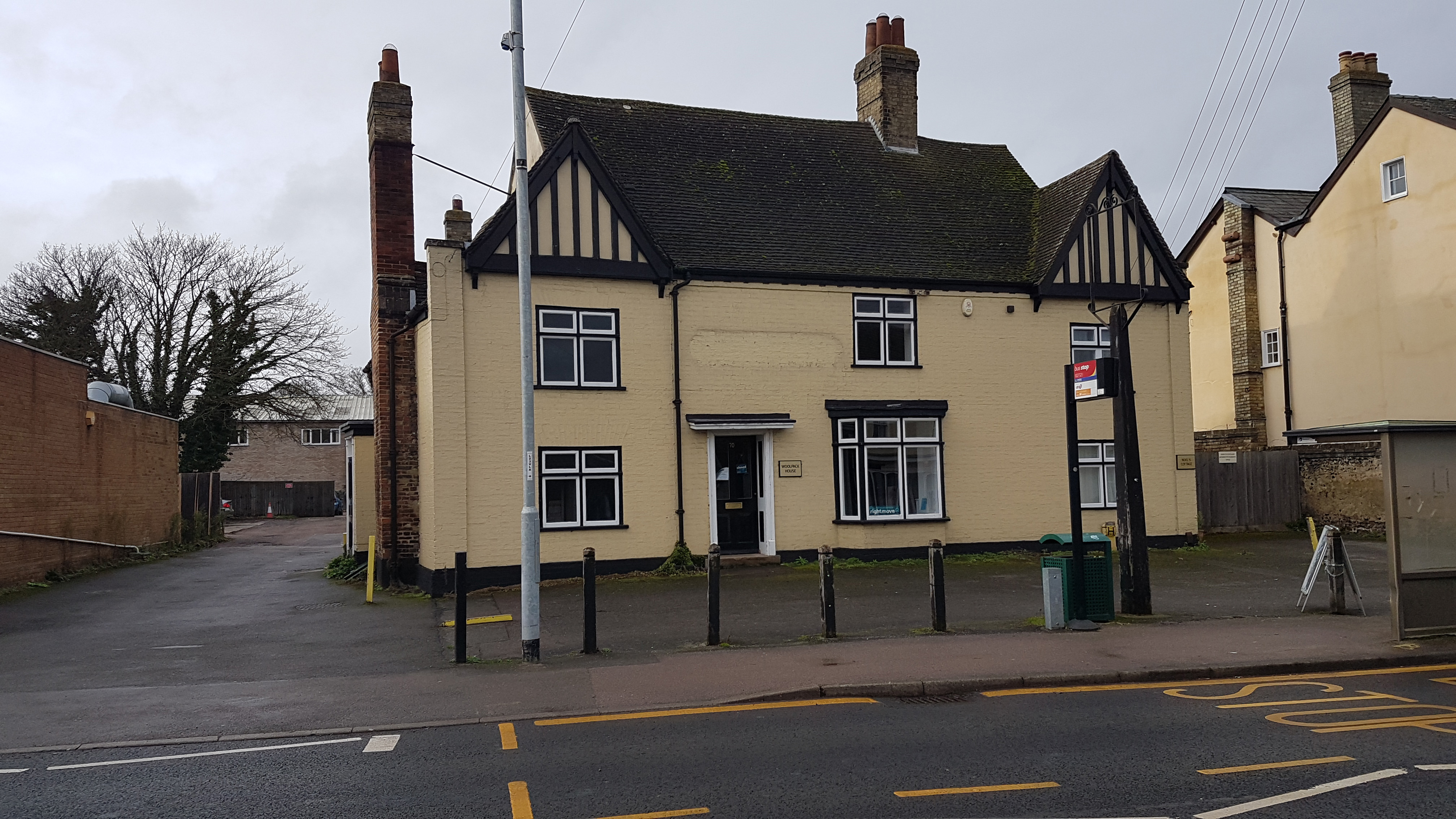 FORMER PERIOD PUB FOR RENT AS OFFICES